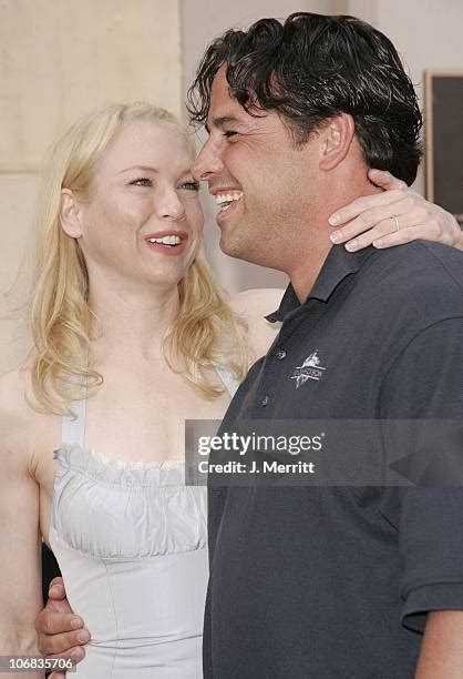 27 Drew Zellweger Stock Photos & High